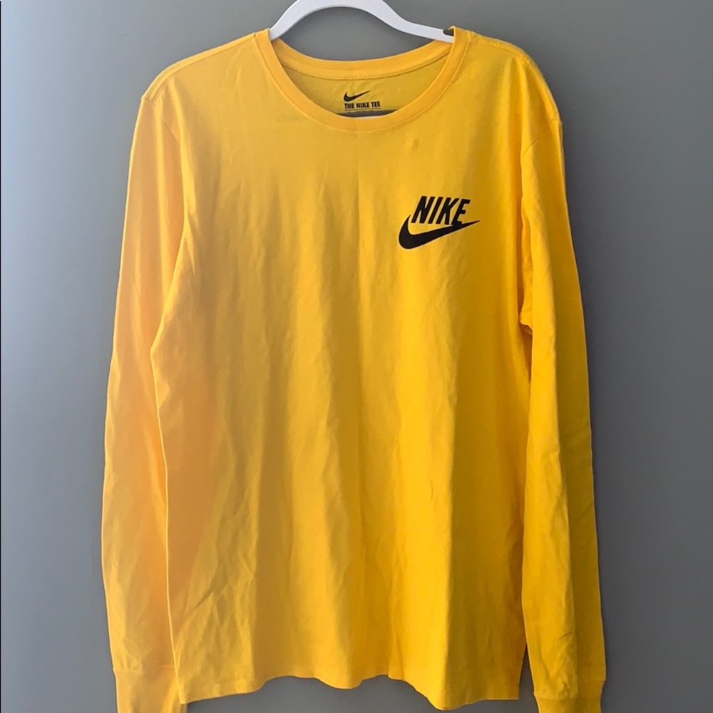 Long sleeve t-shirt